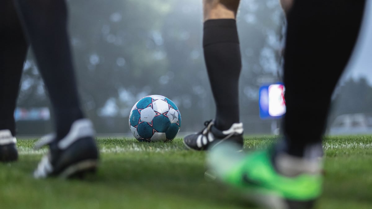 Spelare går ut i en Premier League-match