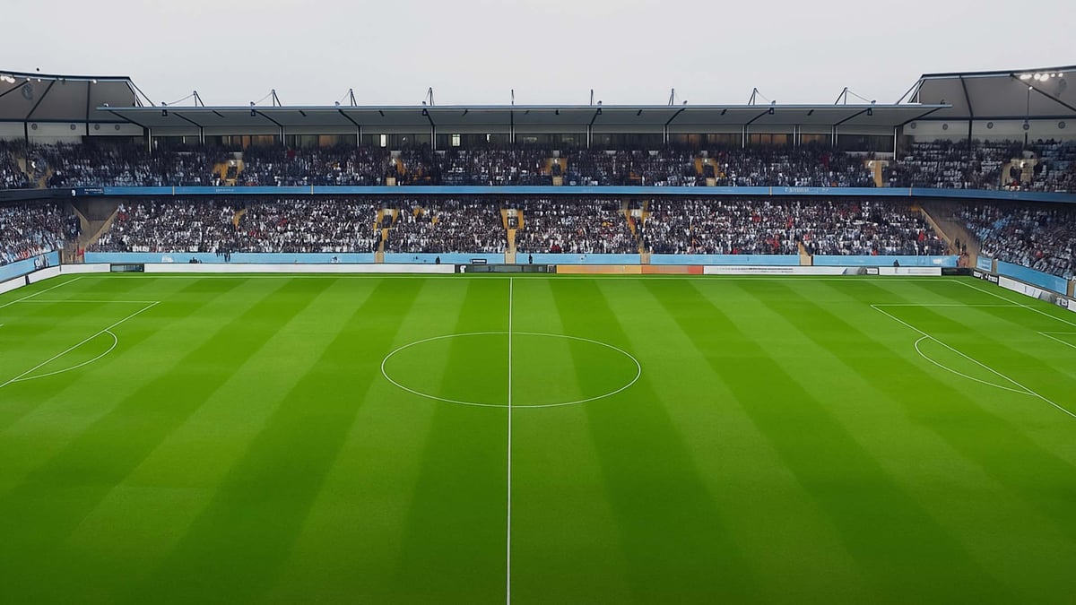 En stillbild från en fotbollsarena där MFF och Dinemo Zagreb ska spela.