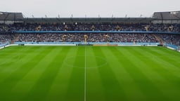 En stillbild från en fotbollsarena där MFF och Dinemo Zagreb ska spela.